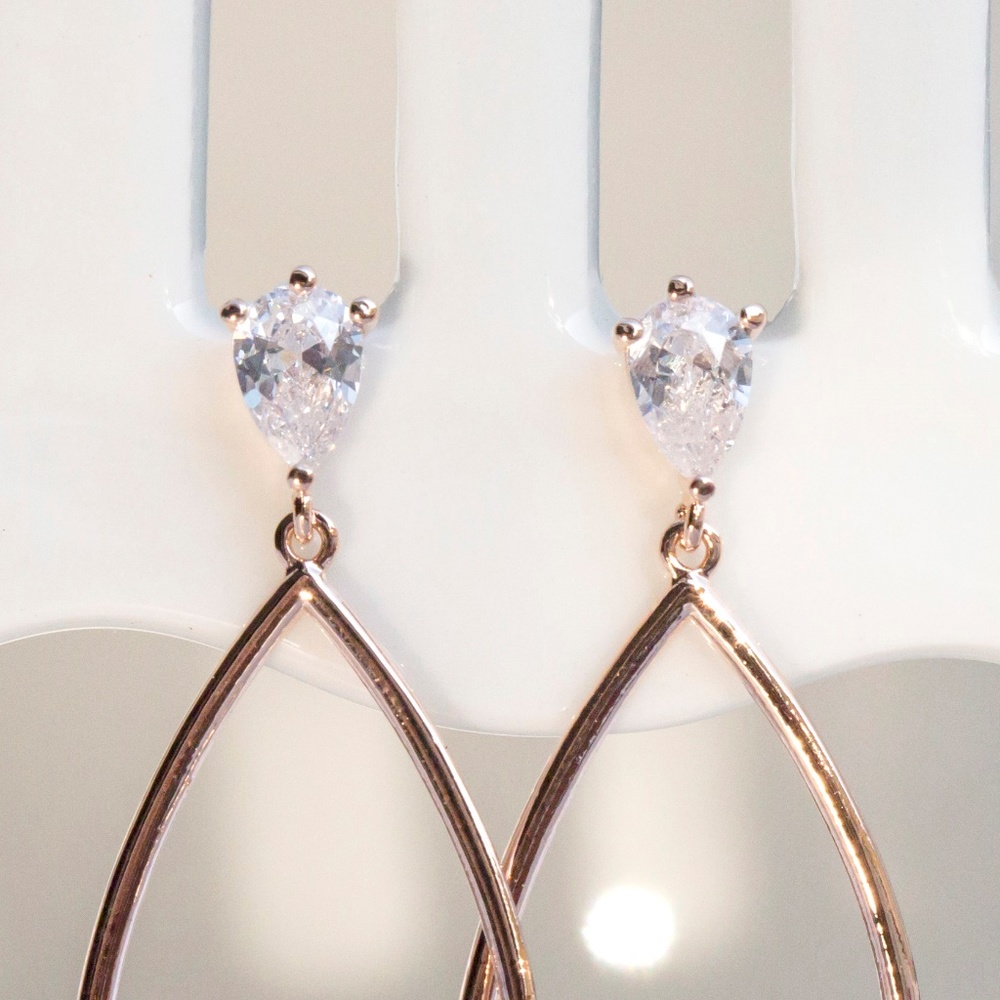 Rose gold teardrop cubic zirconia earrings - Picture 5 of 5